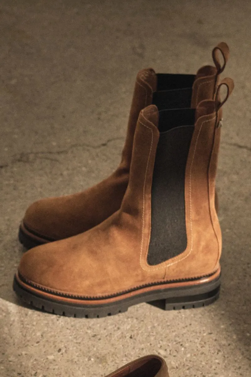 Chicago Suede Boot | Dark Cognac | Stvler fra Mos Mosh