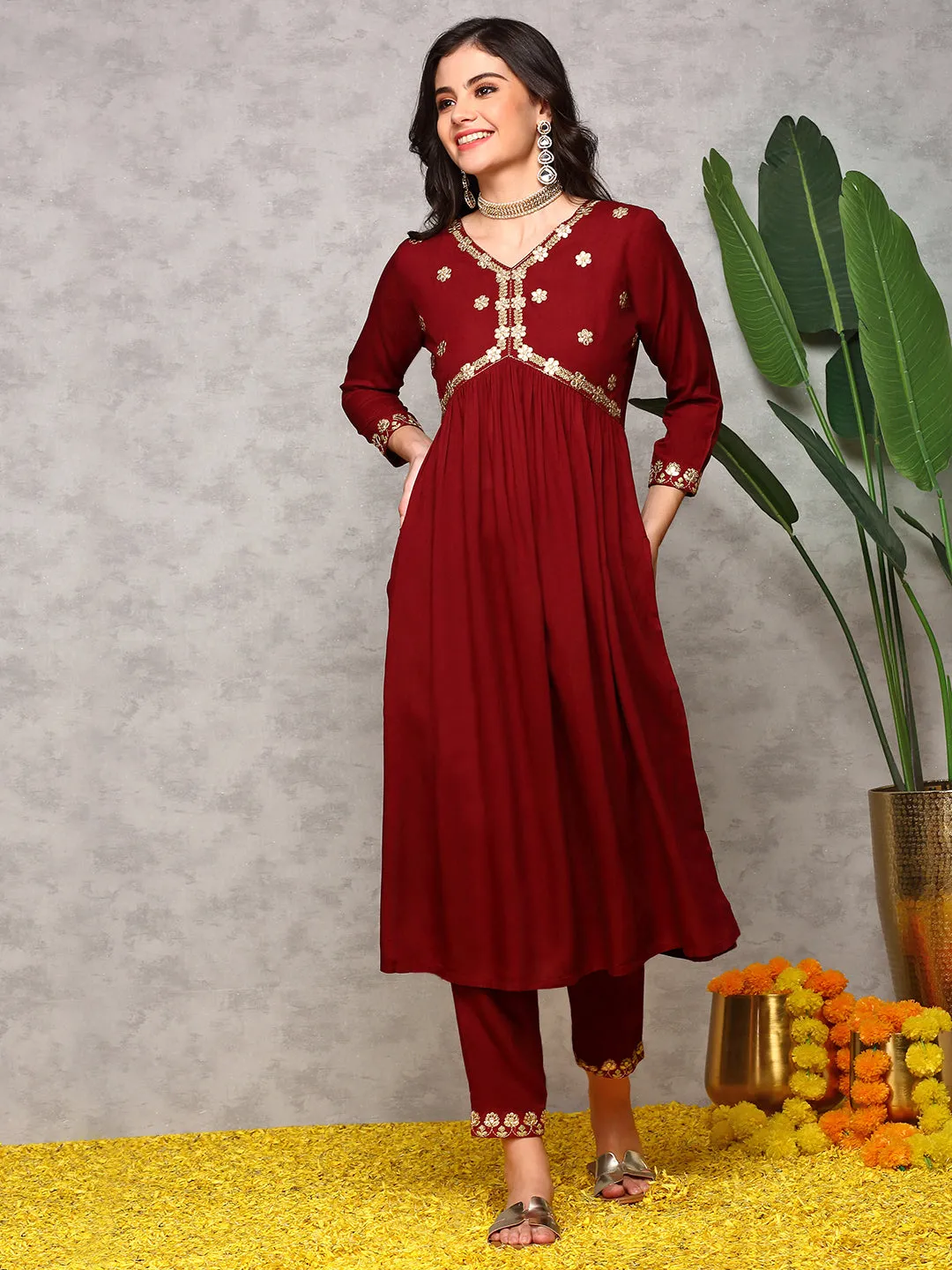 ISHIN Women Ethnic Motifs Embroidered V-Neck Thread Work A-Line Kurta with Trousers