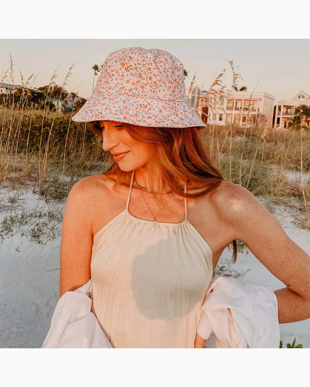 Katydid Vintage Bucket Hat - Pink Daisies