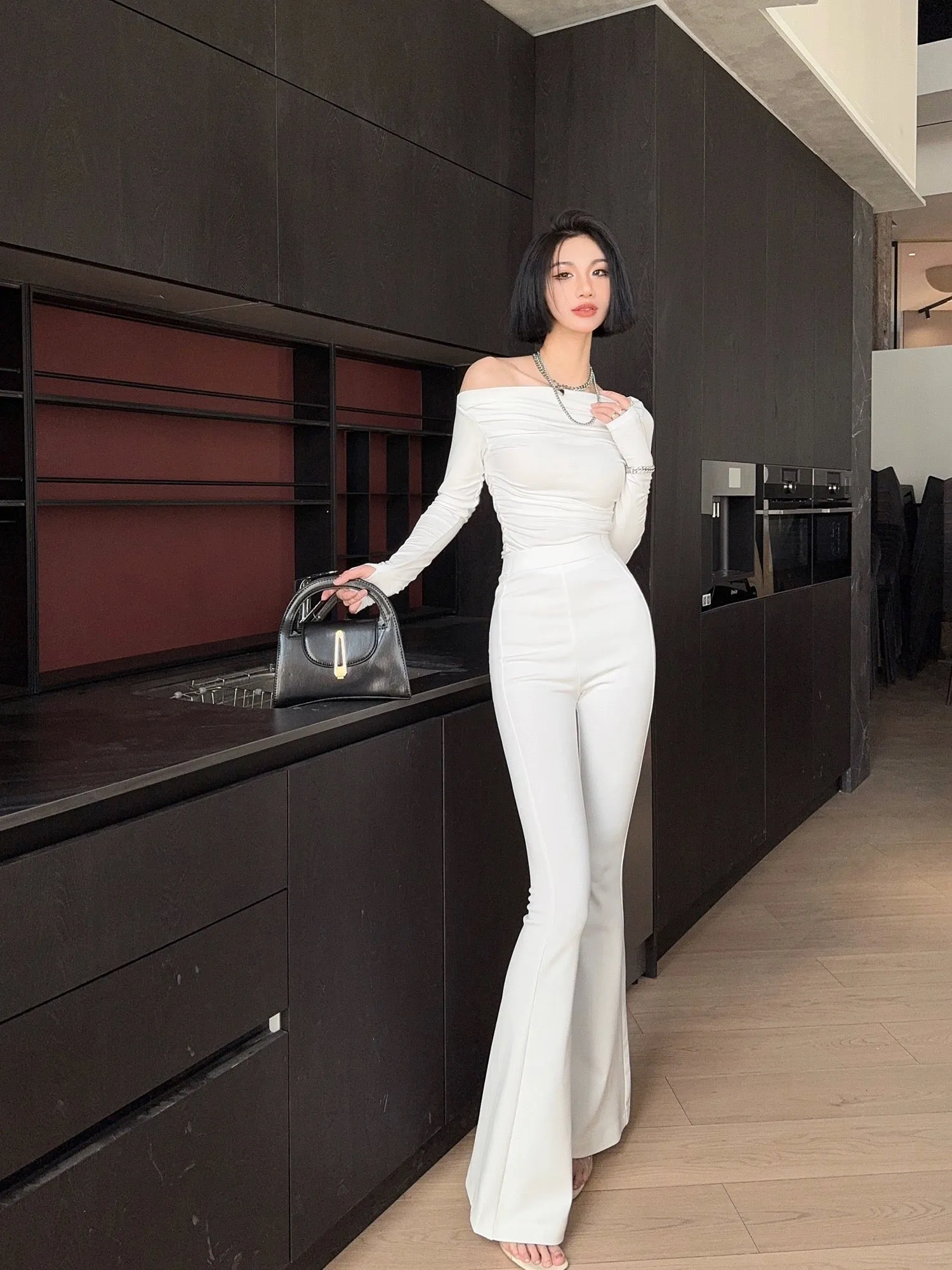 Light fabric tone tall trousers New Year elastic floor-length drapey wide-legged high-waisted slim white large bell-bottomed tro