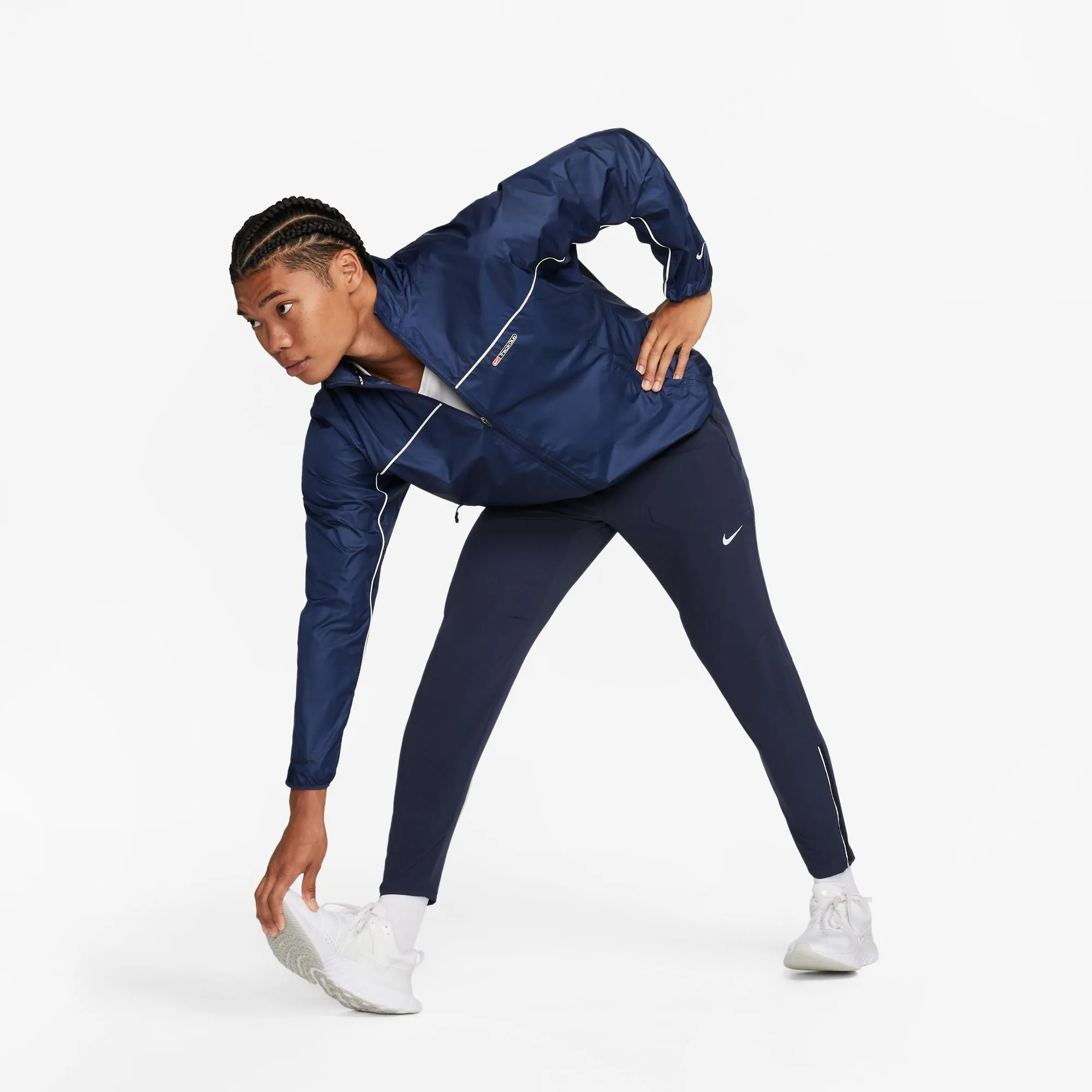 Nike Men's Dri-FIT Challenger Track Club Trousers Midnight Navy / Summit White