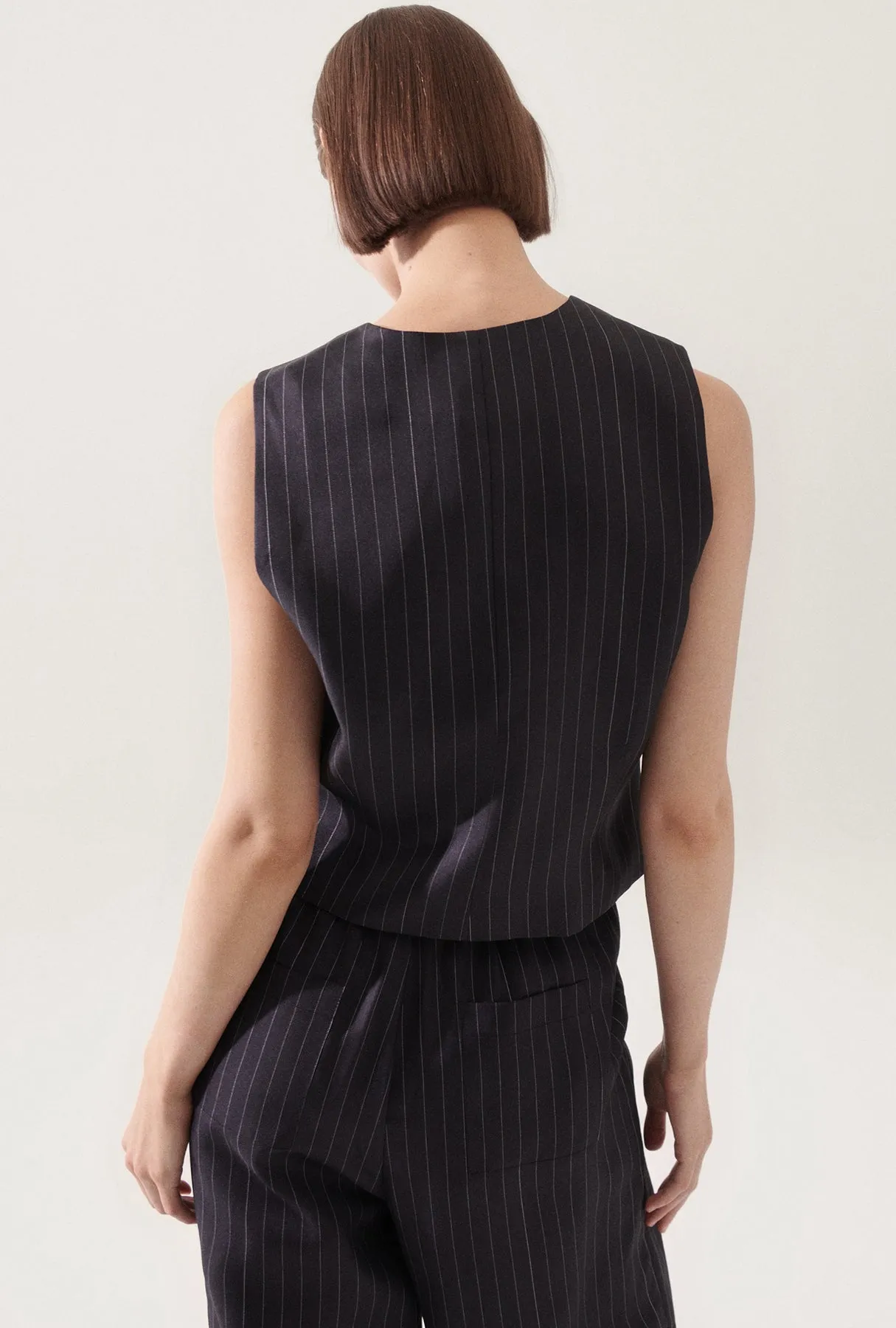  Silk Laundry      Twill Vest Pinstripe - Black/White 