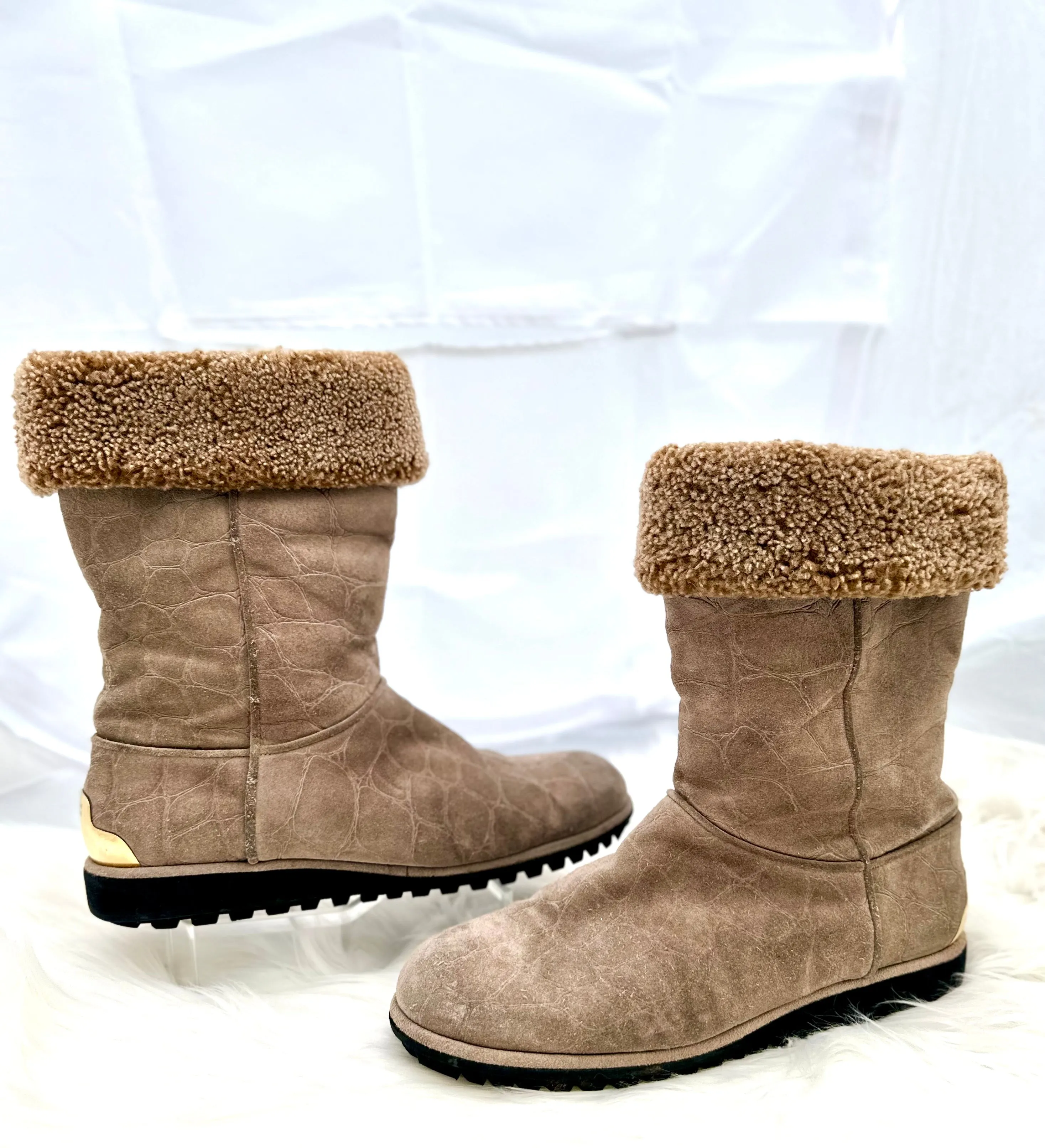 Stuart Weitzman Women’s Tan Stamped Suede Leather Faux Fur Lined Boot Logo size 8.5 (preowned)