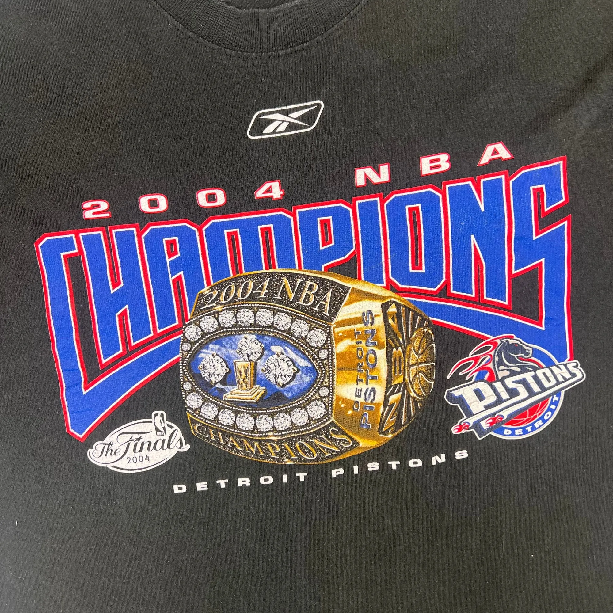 Vintage Reebok 2004 NBA Championship Ring Detroit Pistons Graphic T-shirt Black